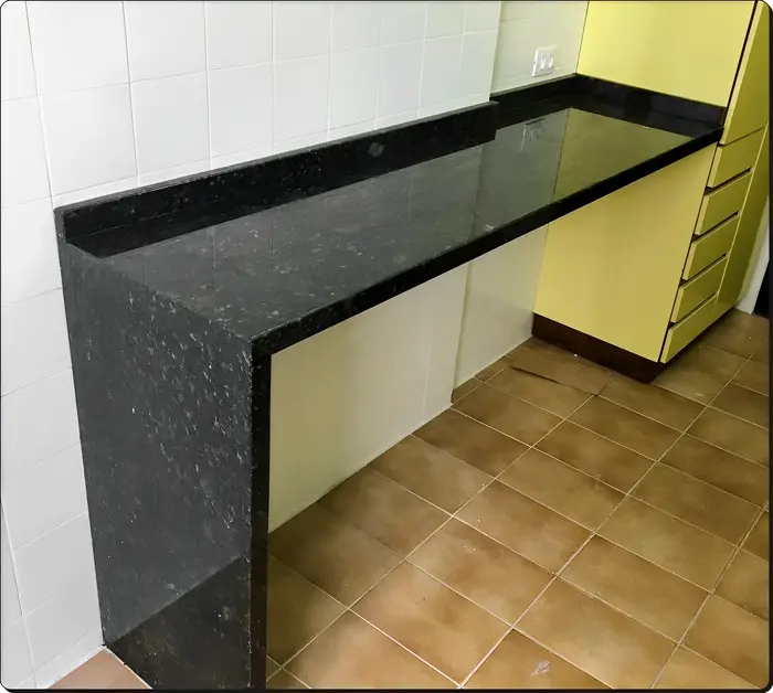 Bancada de cozinha em mármore ou granito, inspiração 7