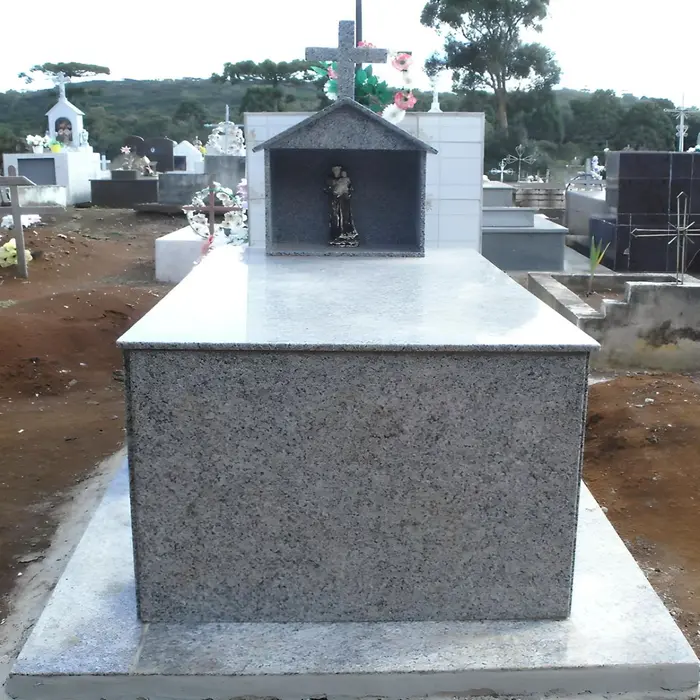 Capelinha em granito para cemitério, modelo 14