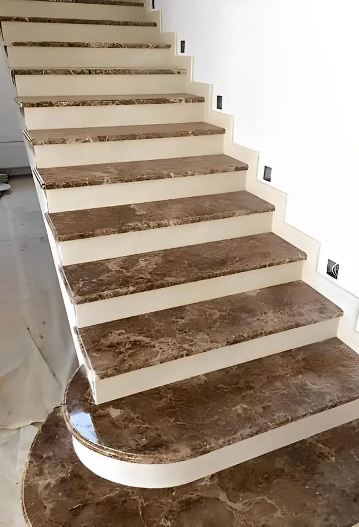 Escada revestida em mármore ou granito, inspiração 13