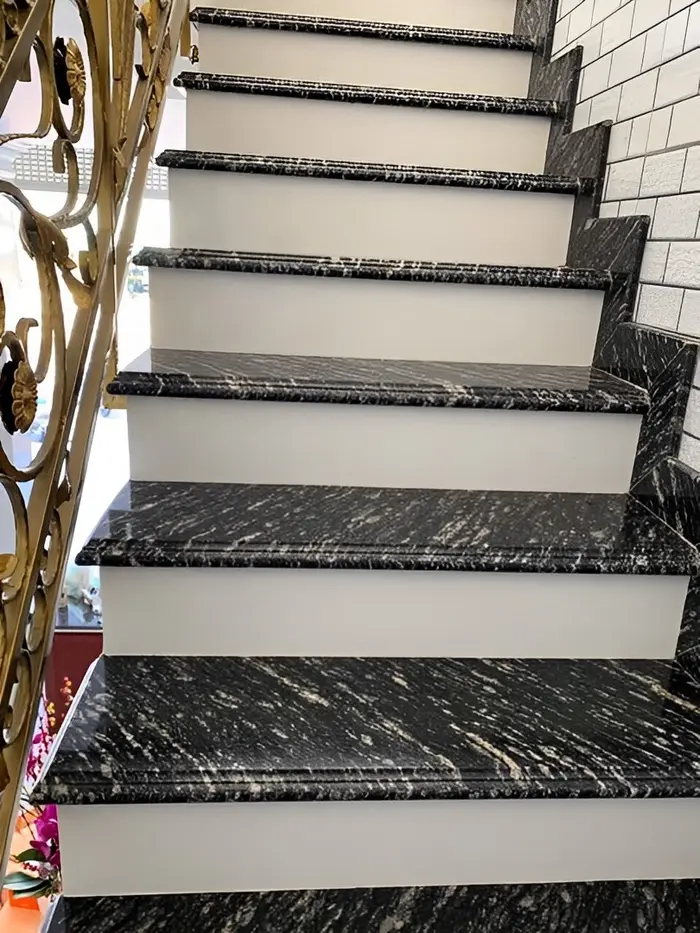 Escada revestida em mármore ou granito, inspiração 20