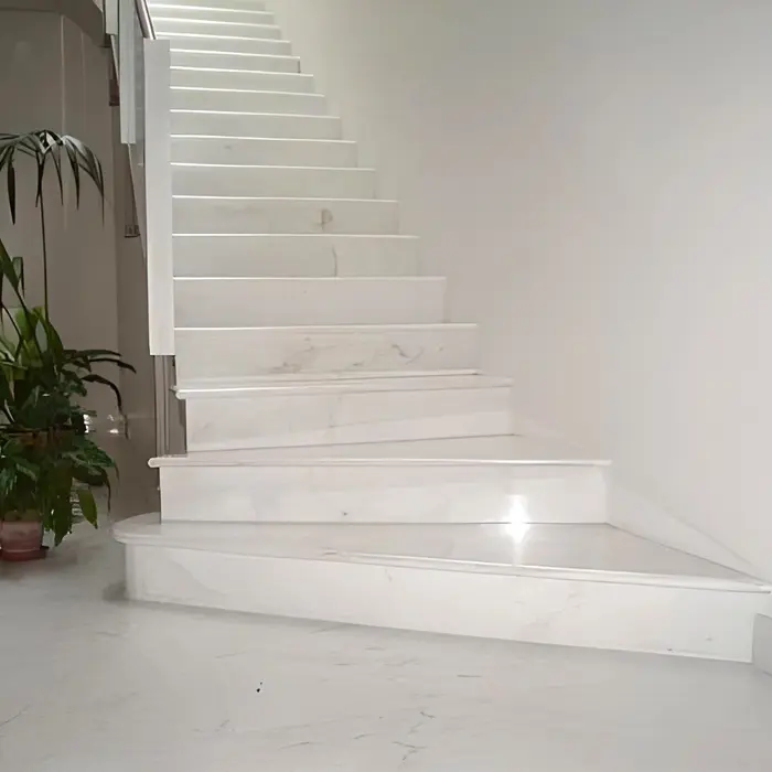 Escada revestida em mármore ou granito, inspiração 24