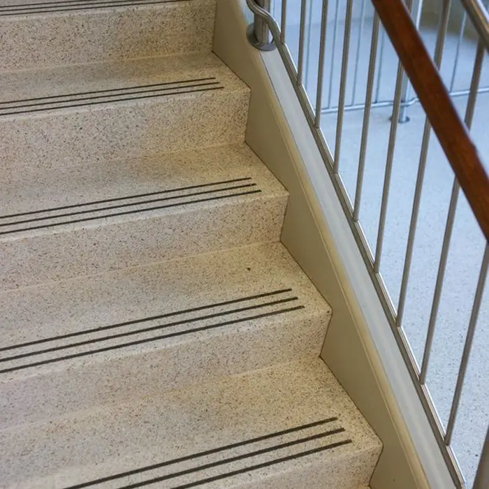 Escada revestida em mármore ou granito, inspiração 6