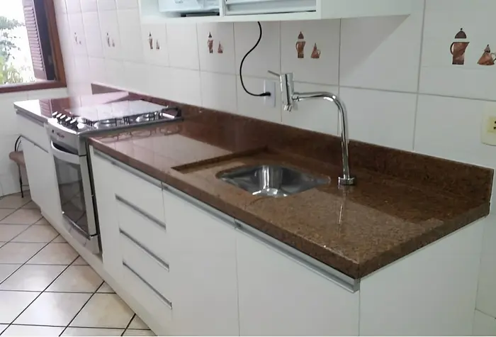Pia de cozinha em mármore ou granito, inspiração 13