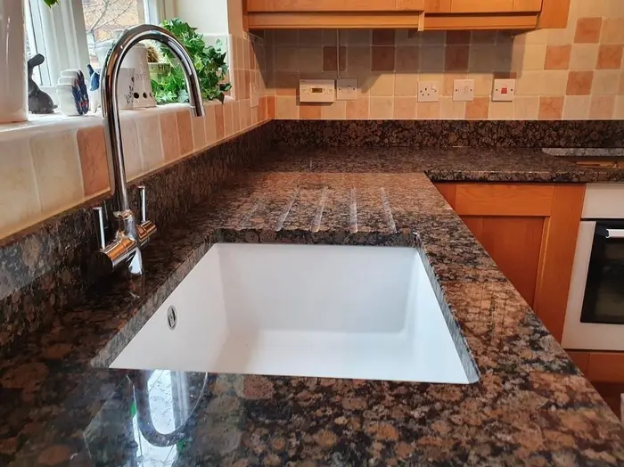 Pia de cozinha em mármore ou granito, inspiração 14