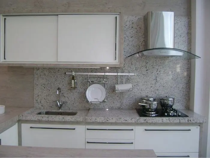 Pia de cozinha em mármore ou granito, inspiração 36