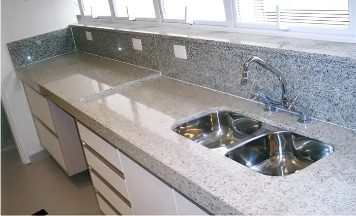 Pia de cozinha em mármore ou granito, inspiração 46