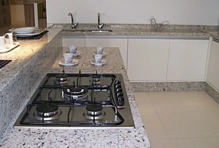 Pia de cozinha em mármore ou granito, inspiração 61