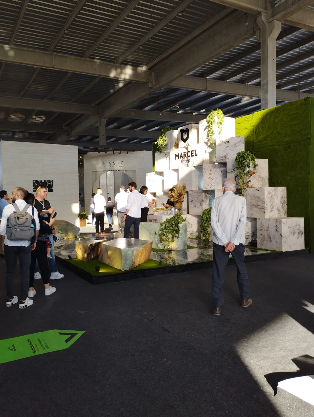 Rochas ornamentais na feira
