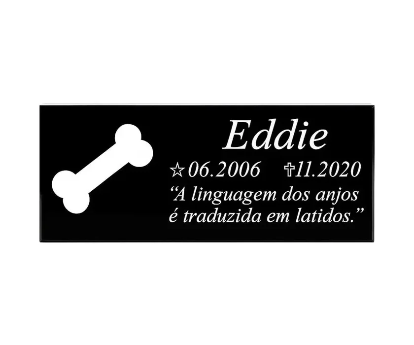 Lápide para cachorro ou gato com foto gravada na pedra, em granito preto absoluto (modelo A03)